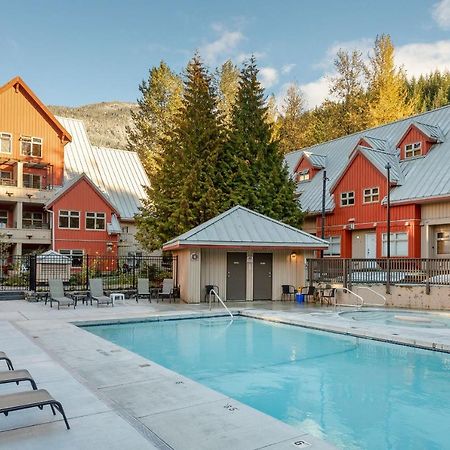 Slopeside Whistler Creekアパートメント エクステリア 写真